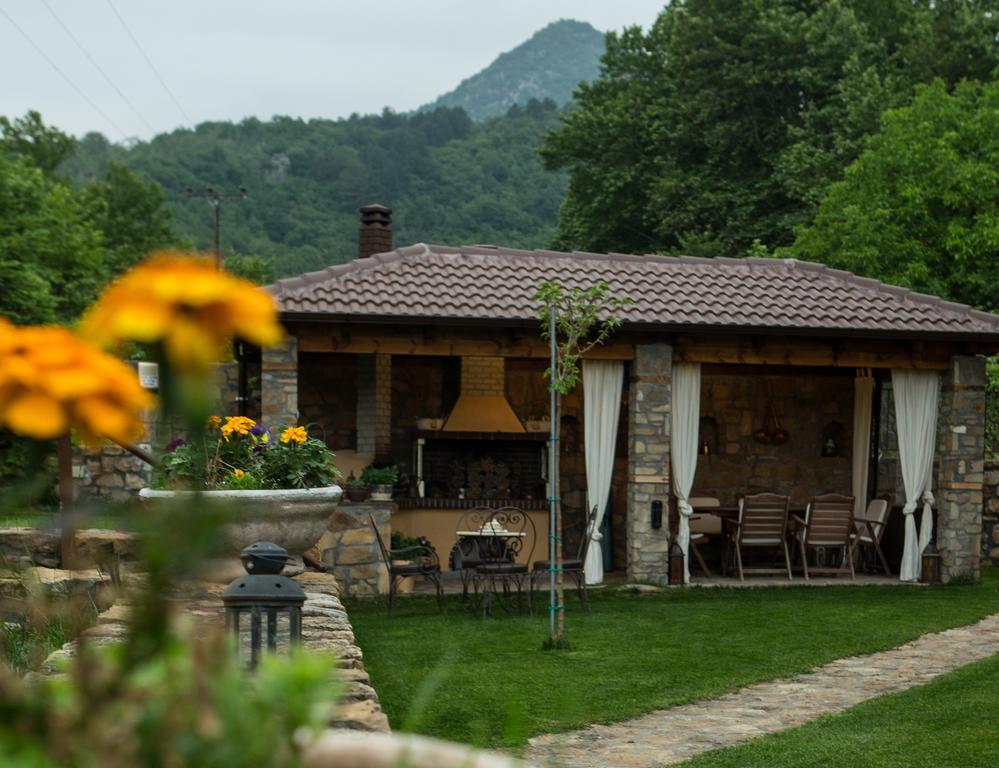 Archontiko Emmanouilidi Suites Káto Loutrákion Exterior foto